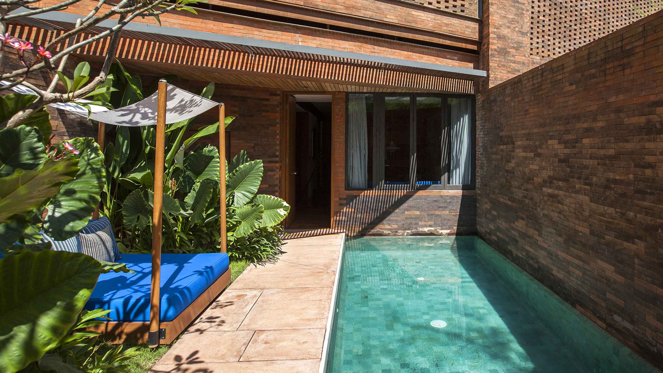 Pool-Suite-7